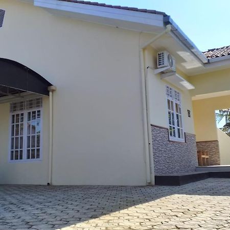 Oemah Sadewa Homestay Cilacap Exterior photo