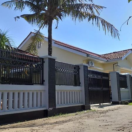 Oemah Sadewa Homestay Cilacap Exterior photo