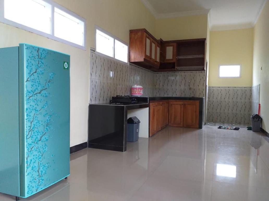Oemah Sadewa Homestay Cilacap Exterior photo